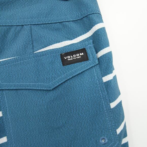 Volcom Men's Swim Trunks Blue Aged Indigo Striped Quarta Static Mod-Tech Size 30 - Picture 10 of 13